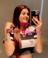 Juhi a naughty seductress call girl